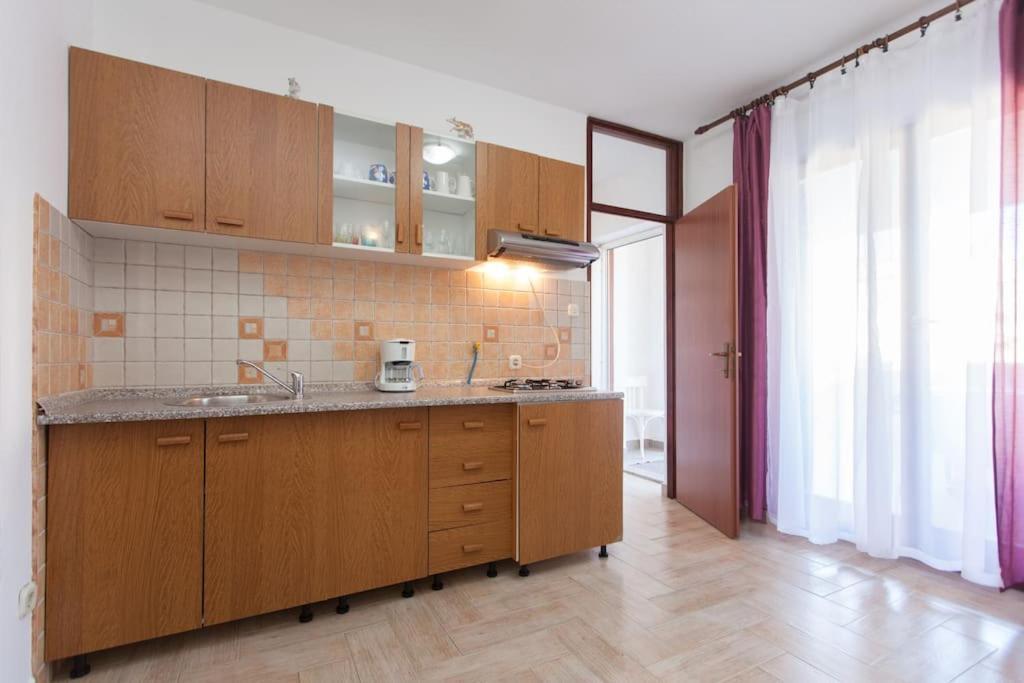 Irena'S Place A1 Ровінь Номер фото