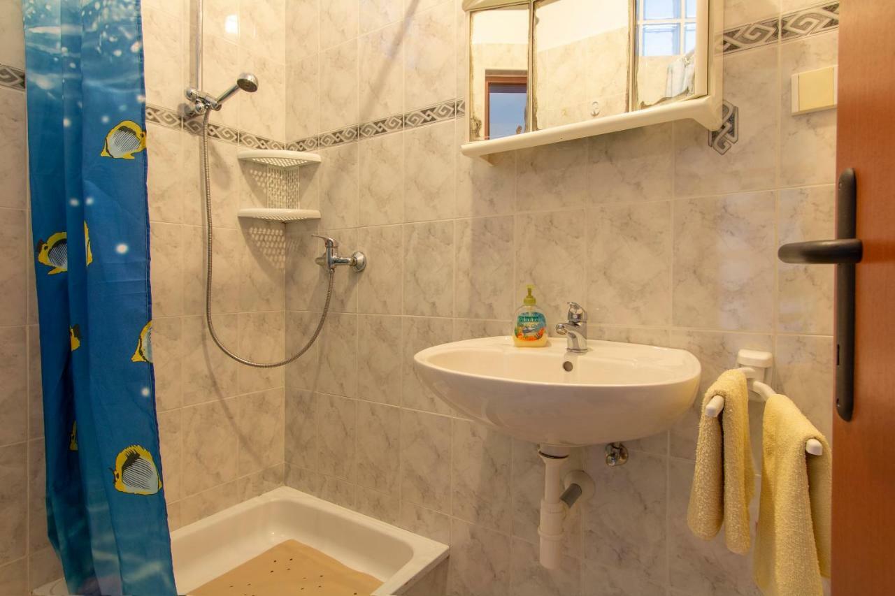 Irena'S Place A1 Ровінь Екстер'єр фото