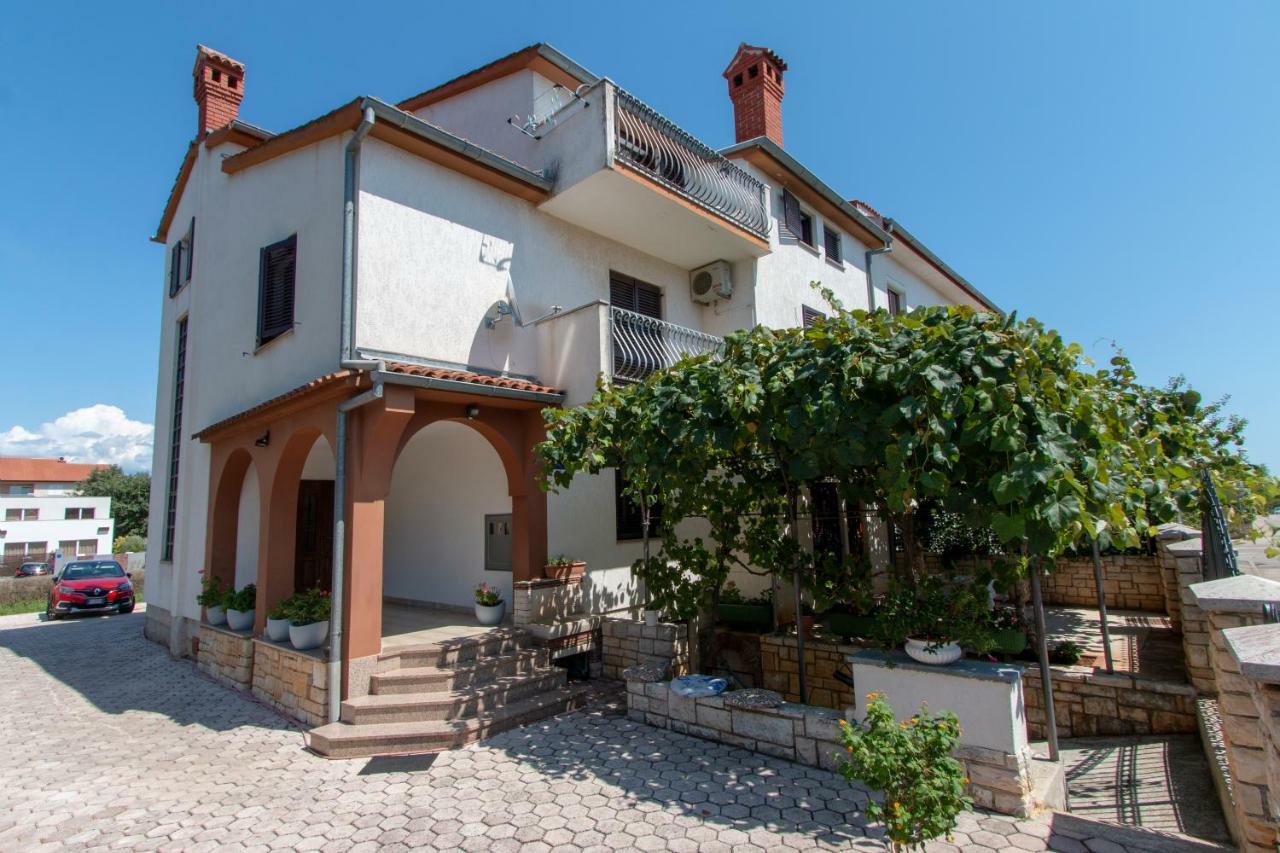 Irena'S Place A1 Ровінь Екстер'єр фото